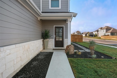 304 Tolo Dr, Elgin, TX 78621 - photo 4