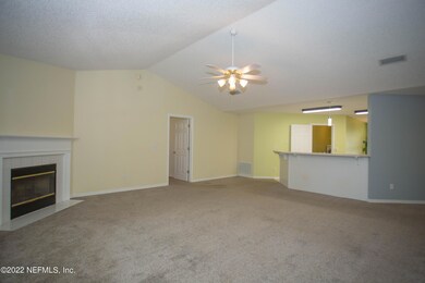 8048 Kilkelly Ln S, Jacksonville, FL 32244 - photo 3