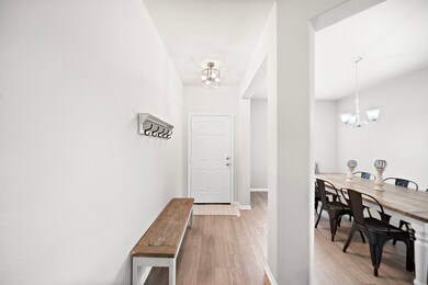 1027 Cash St, Alvin, TX 77511 - photo 4