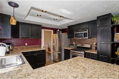 Love when the kitchen is not seen from the front d
