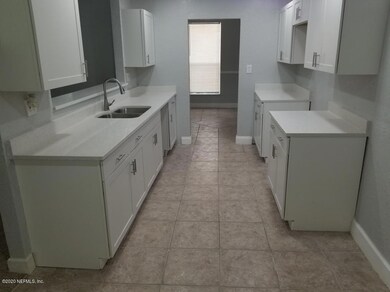 1179 Pangola Dr, Jacksonville, FL 32205 - photo 5