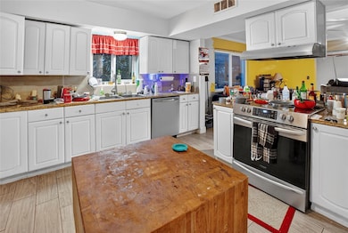 7800 11th St N, Saint Petersburg, FL 33702 - photo 3