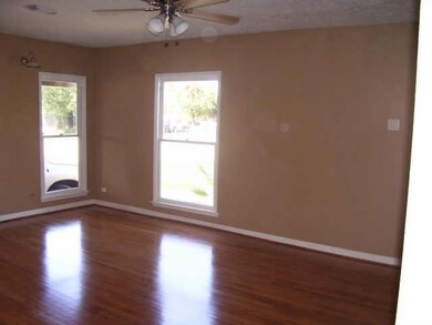 4502 Willowbrook Blvd, Houston, TX 77021 - photo 3