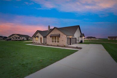 153 Chester Rd, Springtown, TX 76082 - photo 5