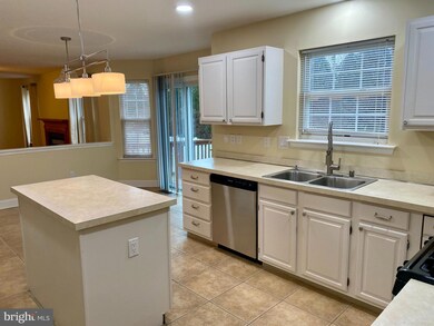 209 E Flagstone Dr, Newark, DE 19702 - photo 5