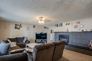 250 Bergeson Dr, Blackfoot, ID 83221 - photo 4