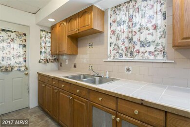 3510 Edgewood Rd, Baltimore, MD 21215 - photo 6