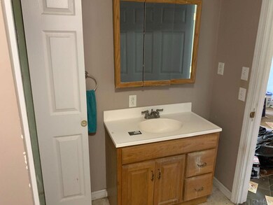 102 W Railroad St, Converse, IN 46919 - photo 6