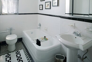 unlisted-address, New York, NY 10011 - photo 4