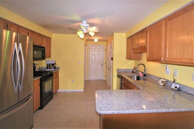 36 Glasgow Cir, Hudson, NH 03051 - photo 4