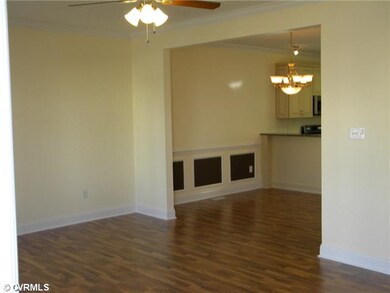 Living Room - Large Open Floor Plan, 9  ceilings 1