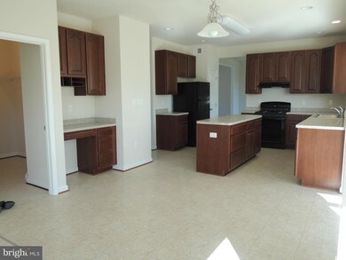 7360 Tottenham Dr, White Plains, MD 20695 - photo 7