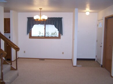 Front Entry w/Closet & Dining Room