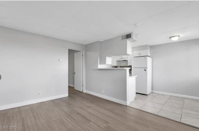 239 W Cleveland Ave unit 2, Las Vegas, NV 89102 - photo 2