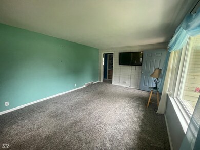 4363 Roosevelt St, Columbus, IN 47201 - photo 4