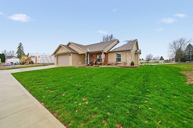 148 Kincora Dr, Bucyrus, OH 44820 - photo 2