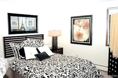 139 Peppertree Dr, Buffalo, NY 14228 - photo 2