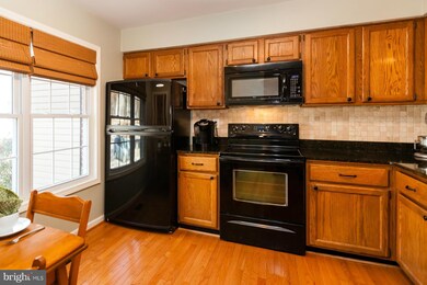 11526 Shell Flower Ln, Columbia, MD 21044 - photo 2