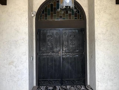 5478 E Butler Ave, Fresno, CA 93727 - photo 2