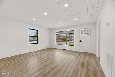 507 E Inskip Dr, Knoxville, TN 37912 - photo 4