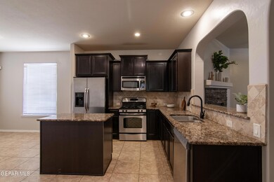 14245 Desert Sky Dr, Horizon City, TX 79928 - photo 5