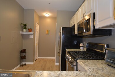 9208 Groffs Mill Dr unit 9208, Owings Mills, MD 21117 - photo 3