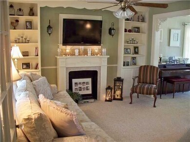 Living Room Spacious living room