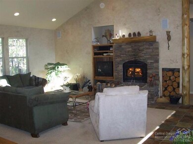 unlisted-address, Bend, OR 97707 - photo 4