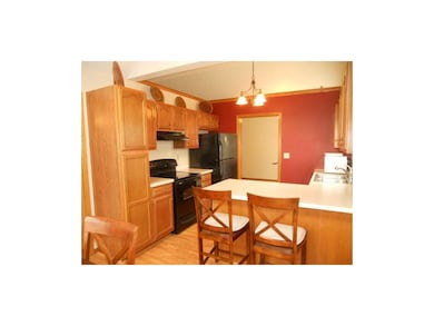 Kitchen. Breakfast bar, eat-in kitchen