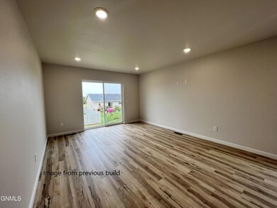 4517 47th St NW, Mandan, ND 58554 - photo 4