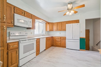 3709 Laurinda Dr, Cedar Falls, IA 50613 - photo 7