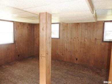 4306 W 16th St, Davenport, IA 52804 - photo 7