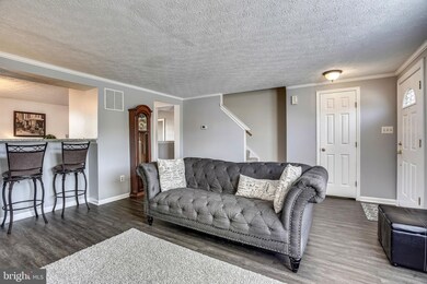 13916 Winding Ridge Ln, Centreville, VA 20121 - photo 3