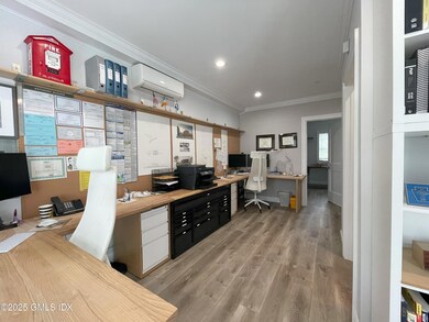 Front office Whole