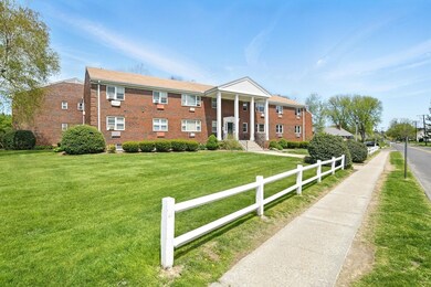 20 Regency Park Dr unit 20, Agawam, MA 01001 - photo 2