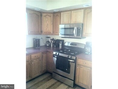 416 Sutton Ave, Folsom, PA 19033 - photo 7