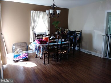 157 Mechanic St, Hightstown, NJ 08520 - photo 2