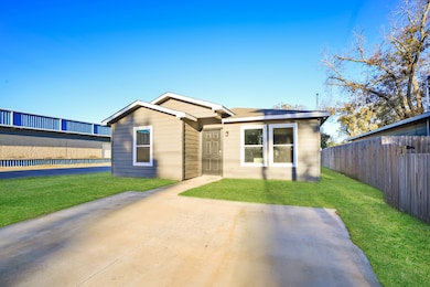 700 Pecan Ave, Waco, TX 76704 - photo 3