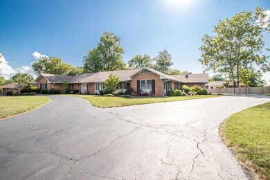 Circle driveway