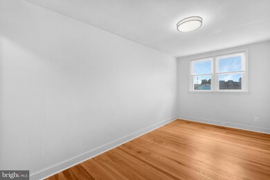 666 Rively Ave, Glenolden, PA 19036 - photo 4