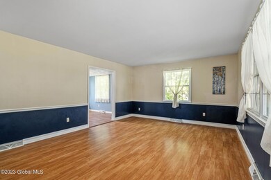 6-web-or-mls-113HiddenLn_06