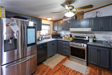 1405 E 7th St S, Newton, IA 50208 - photo 4