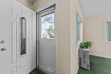 T8 Grandview Dr, South Burlington, VT 05403 - photo 2