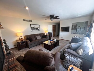 284 Westport Rd, Galesburg, IL 61401 - photo 6