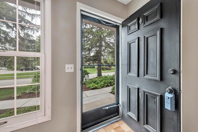 1198-chartwell-carriage-way-n-east-lansi