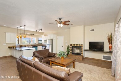 006_Living Room