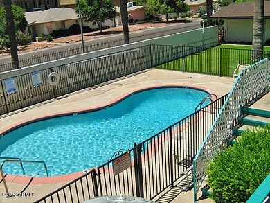 1908 W Berridge Ln unit 12, Phoenix, AZ 85015 - photo 2