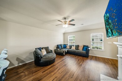 2801 W Fredericksburg St, Broken Arrow, OK 74011 - photo 7