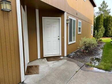 1909 SW Canyon Dr, Redmond, OR 97756 - photo 3