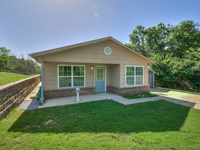 807 N 8th St, Sapulpa, OK 74066 - photo 4